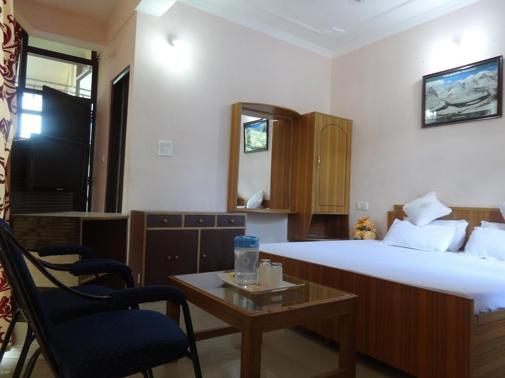 Hotel Kumar Residency Dharamshala Phòng bức ảnh