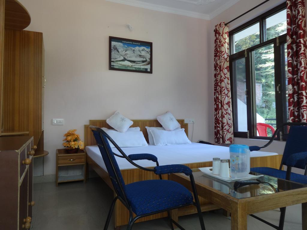 Hotel Kumar Residency Dharamshala Phòng bức ảnh