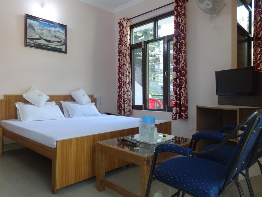 Hotel Kumar Residency Dharamshala Phòng bức ảnh